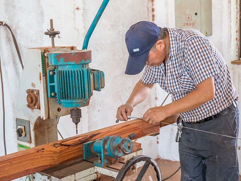 砀山楼梯地板柜门的油漆修复-10